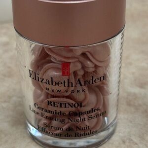 Elizabeth Arden Pink Retinol Ceramide Night Capsules